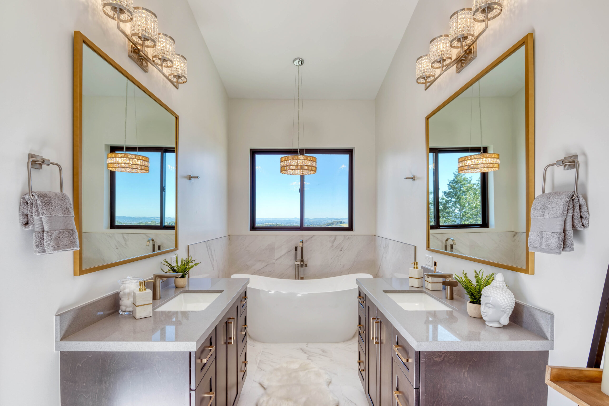 Southridge Dr MBathroom